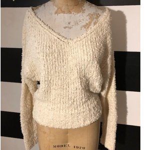 ELIZABETH AND JAMES soft IVORY SWEATER  S